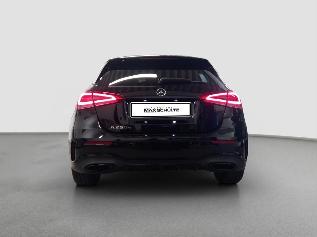 Fahrzeugabbildung Mercedes-Benz A 250 e Kompaktlimousine AMG Line*NightPaket*LED