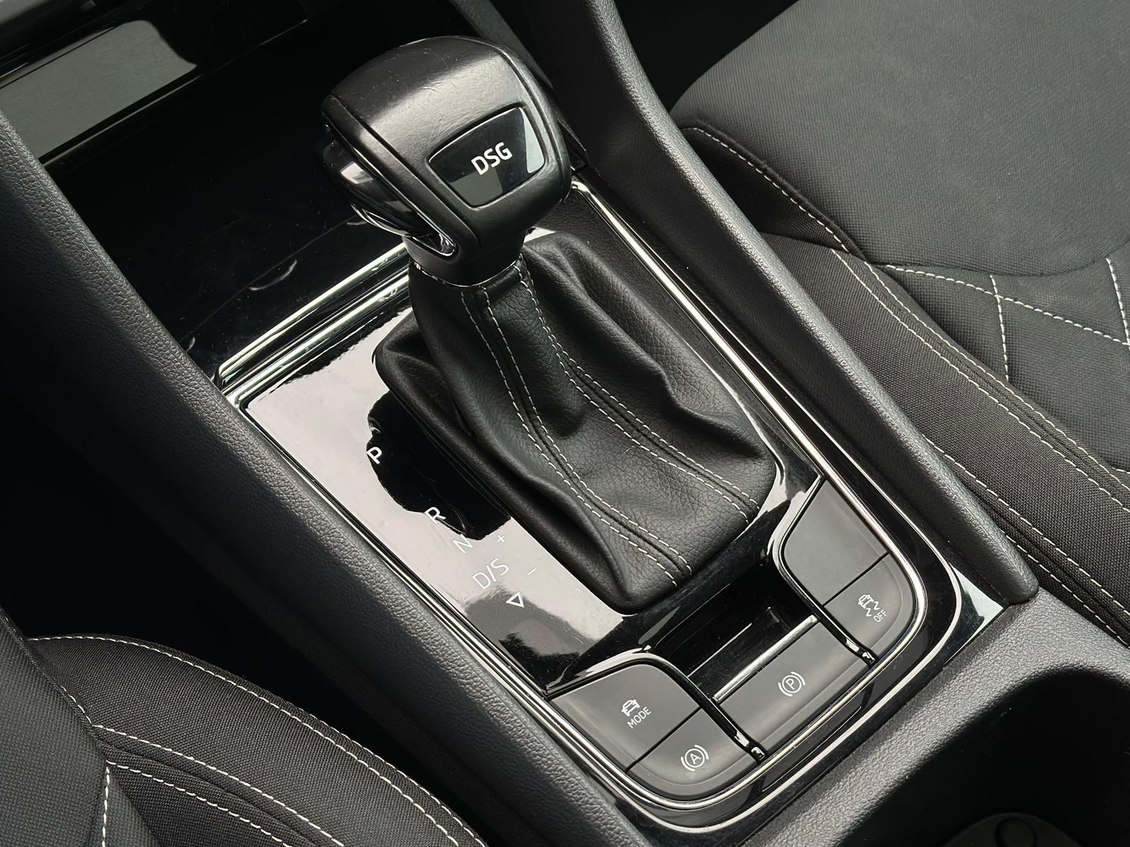 SKODA Karoq 1.5TSI SPORTLINE LED#AHK#PANO#TEMPO#PDC#FH - Image 14