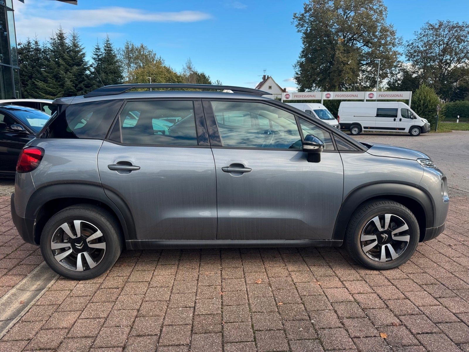 Fahrzeugabbildung Citroën C3 Aircross Shine Navigation Sitzheizung Tempoma