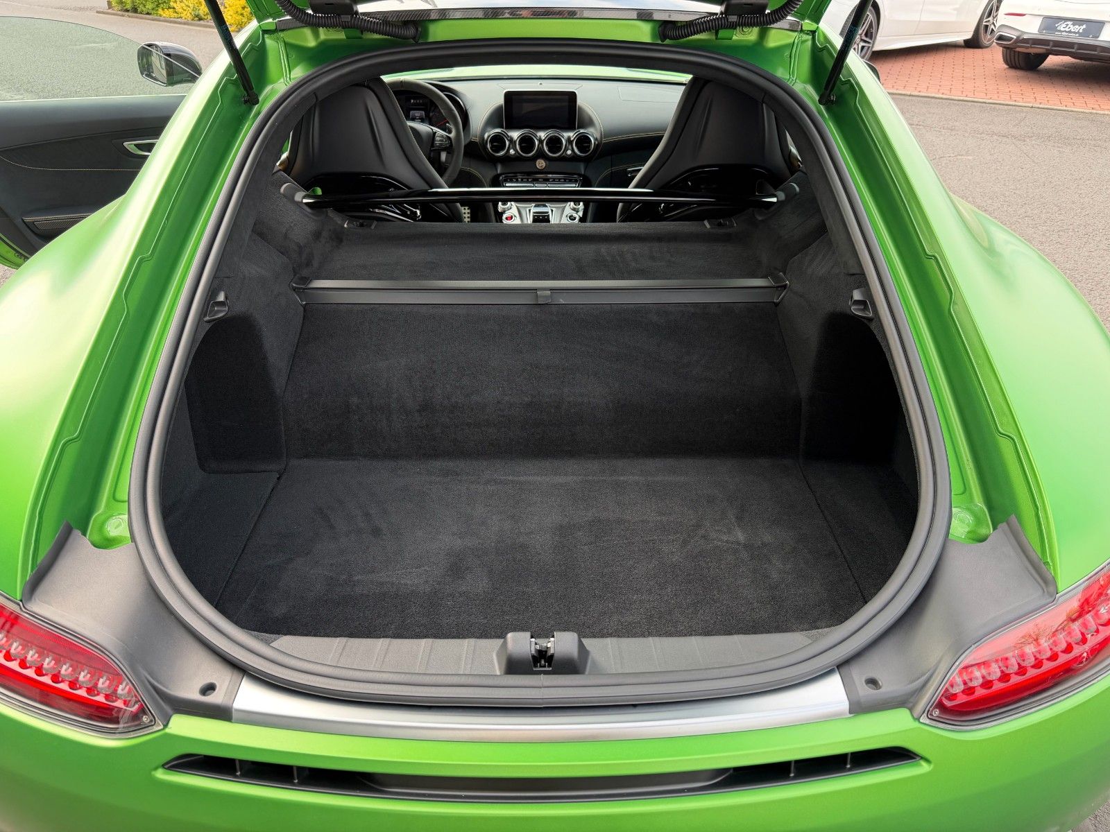 Fahrzeugabbildung Mercedes-Benz AMG GT R Keramik+Carbon+Distr+Night+RFK