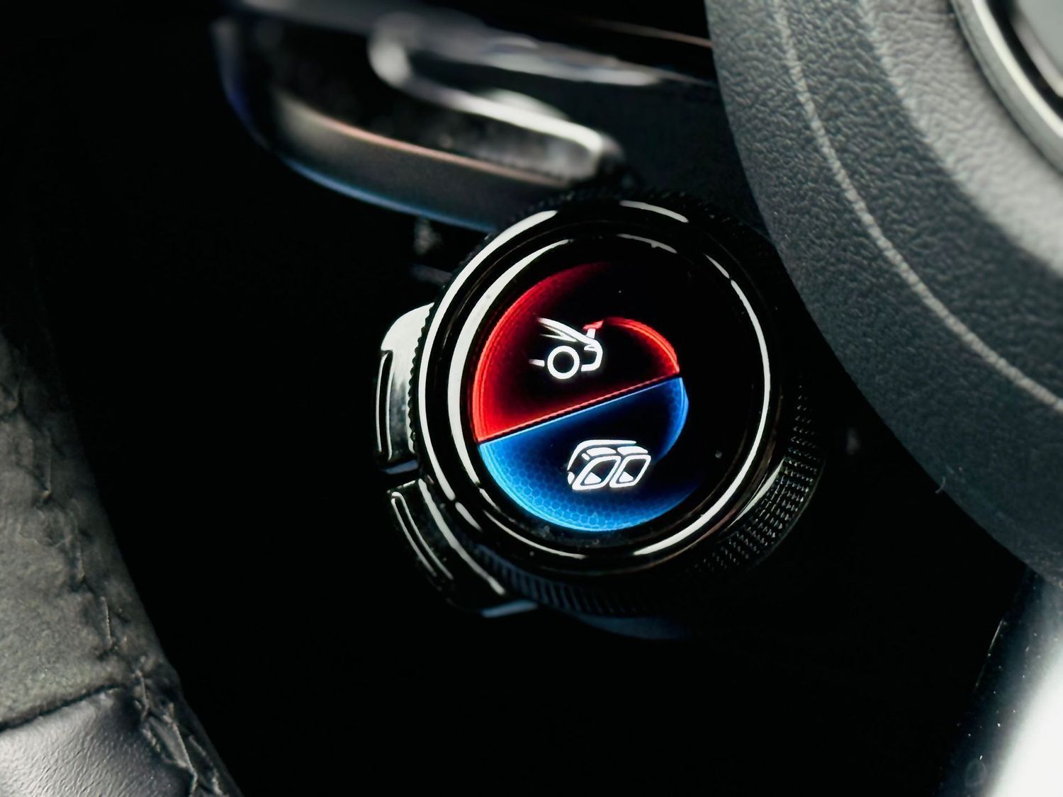 Fahrzeugabbildung Mercedes-Benz SL 43 AMG PREMIUM PLUS & NIGHT, Aerodynamik, V8-