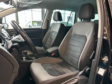 Volkswagen Golf *ACC*NAV*PDC*SitzHZ*2-ZONEN*ALCANTARA*AHK*