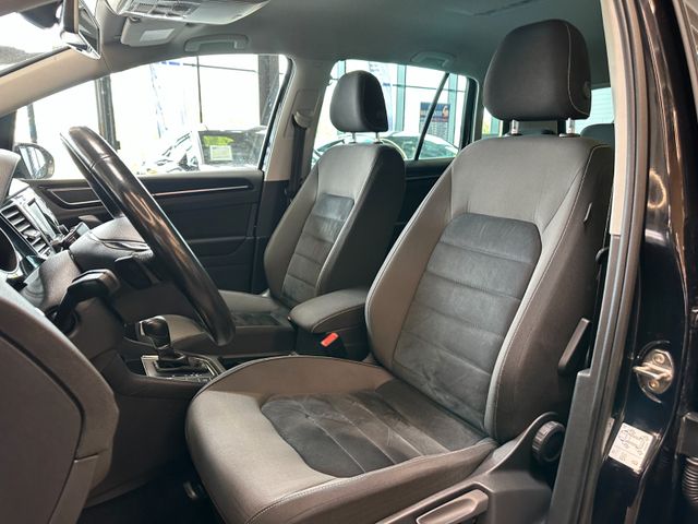 Volkswagen Golf *ACC*NAV*PDC*SitzHZ*2-ZONEN*ALCANTARA*AHK*