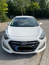 Hyundai i30 blue 1.6 CRDi 81kW Trend Trend