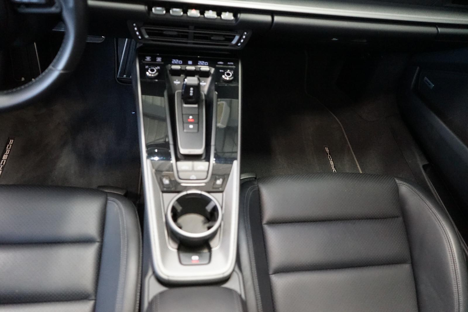 Porsche 911/992 Carrera Cabriolet Approved+Sportabg+BOSE