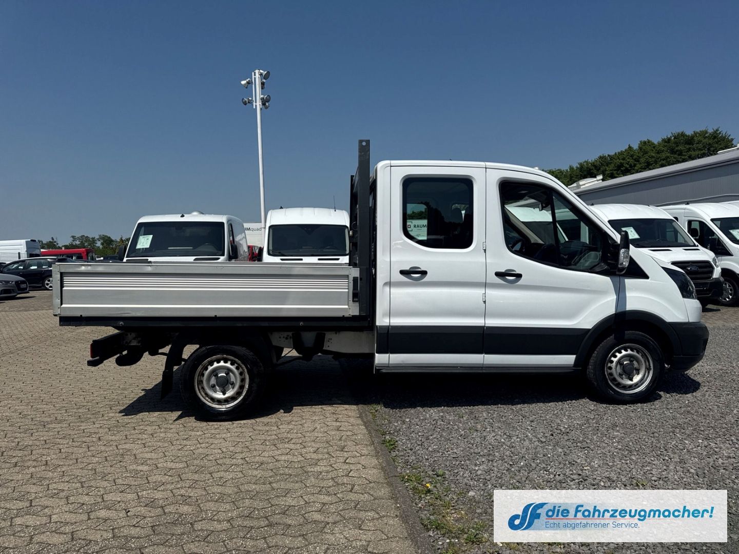 Fahrzeugabbildung Ford Transit Pritsche 310 L2 Doppelkabine AHK Tel.-Vo