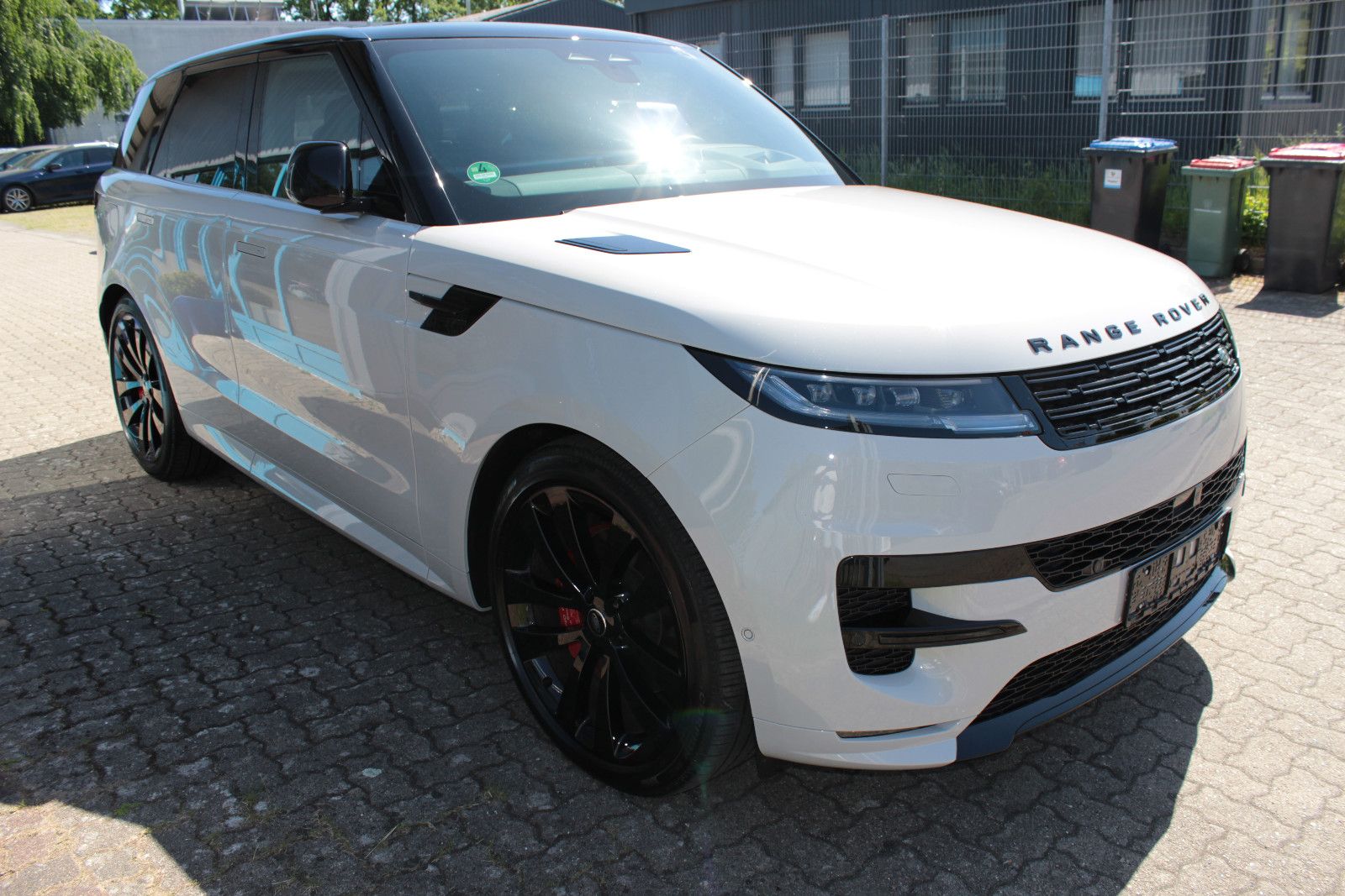 Fahrzeugabbildung Land Rover P460e Dynamic HSE *Borasco* *AHK* *23"*
