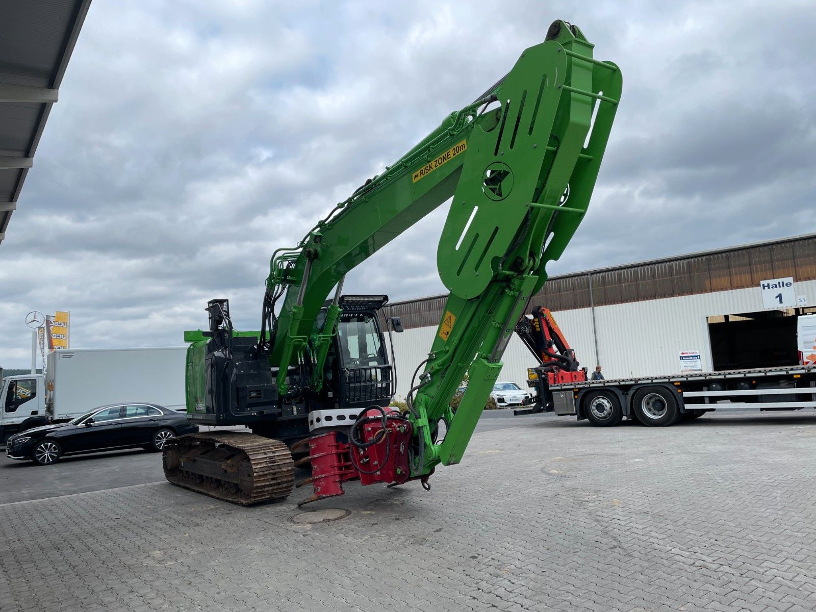 Fahrzeugabbildung Hitachi ZX225USLC-6 / 1.690h / OQ65 / Greifersäge