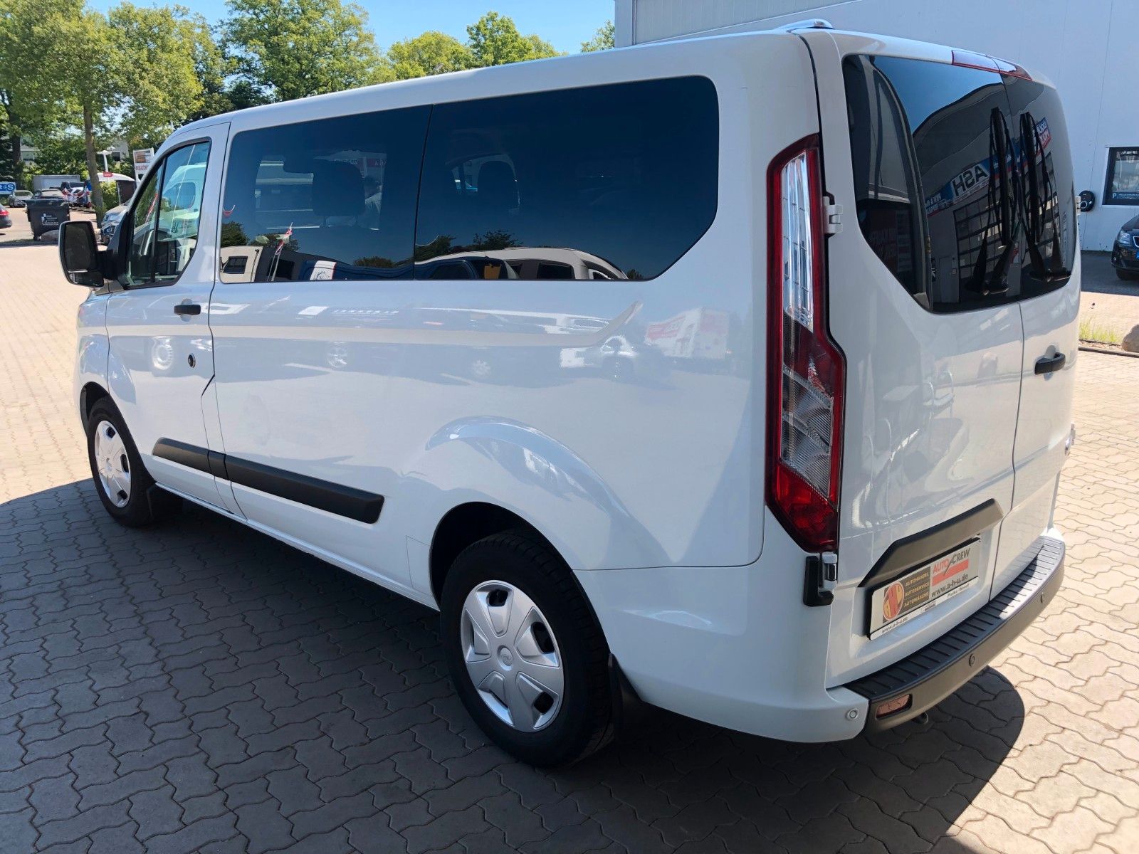 Fahrzeugabbildung Ford Transit/Tourneo Custom Kombi 320L1 Trend 9Sitzer