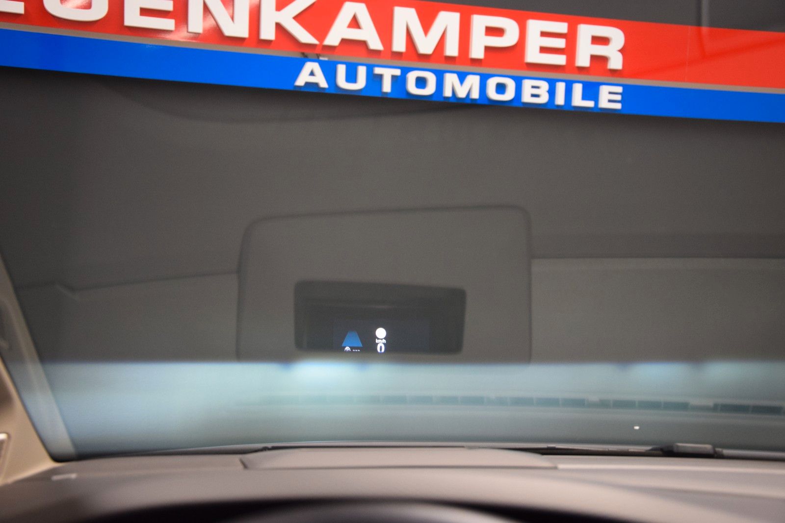 Fahrzeugabbildung Volkswagen Style lang Pano. ACC Kamera AHK DCC vis-a-vis