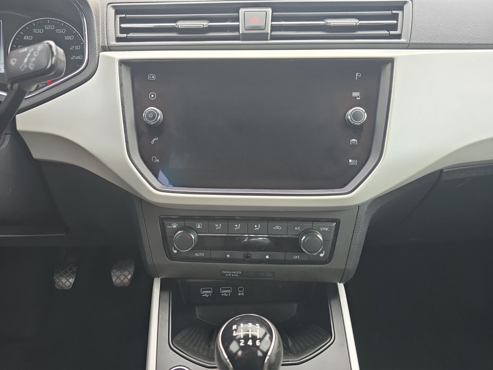 Fahrzeugabbildung SEAT Arona Xcellence*Navigationssystem AHK PDC SiTZHE