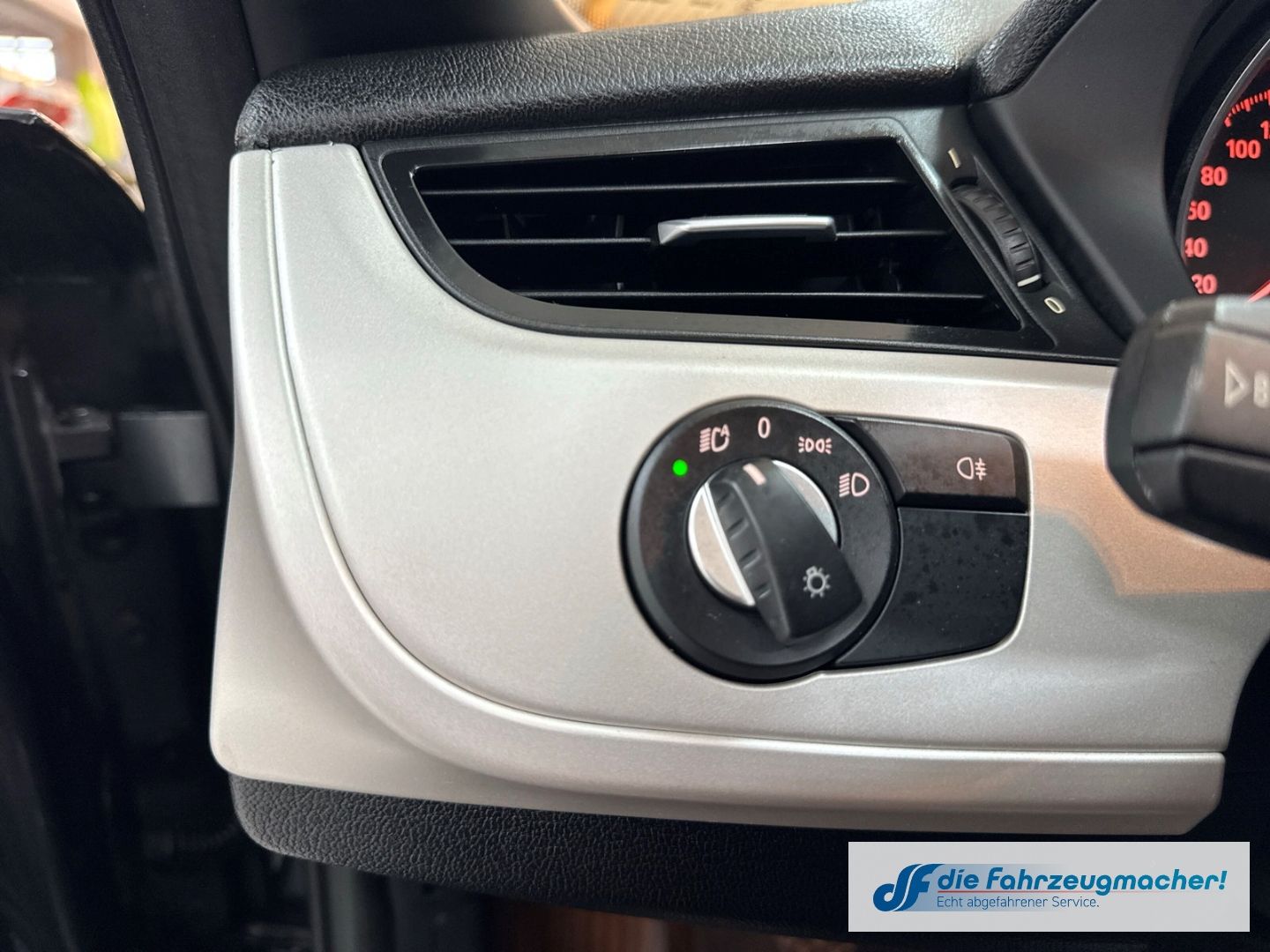 Fahrzeugabbildung BMW Z4 sdrive 18 i Roadster El. Verdeck AD Leder Xen