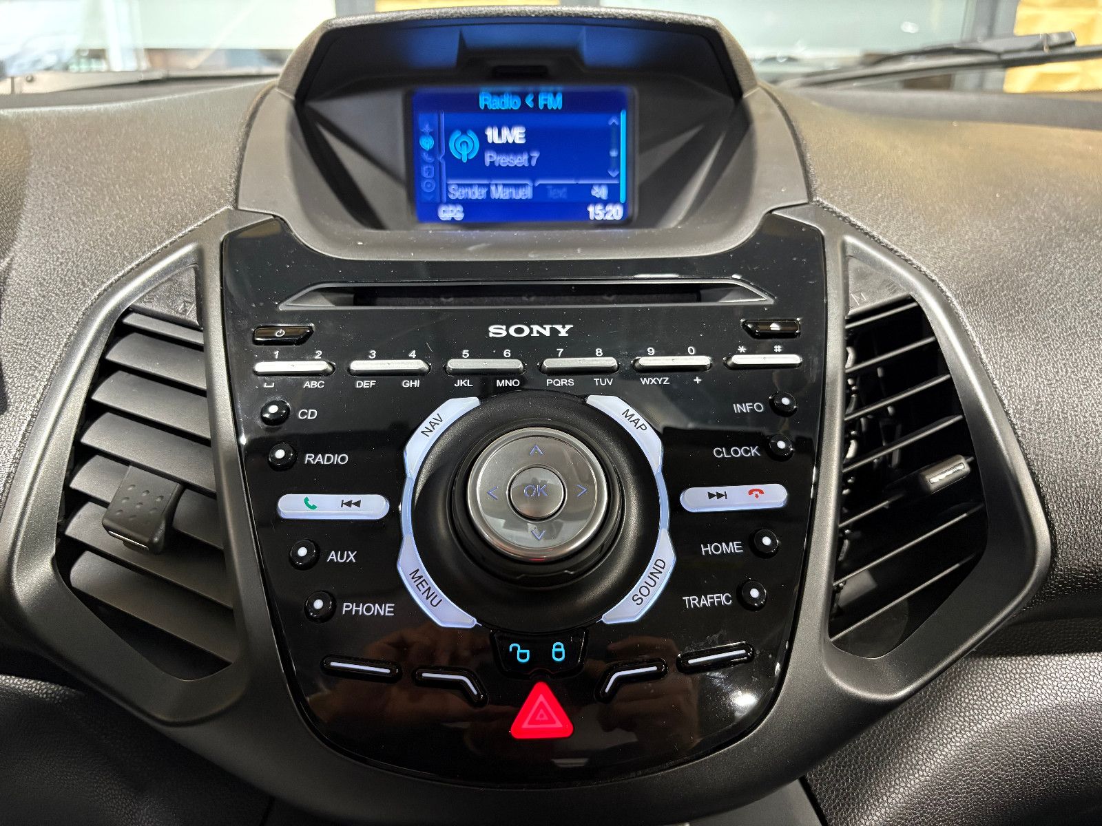 Fahrzeugabbildung Ford EcoSport Trend/8-FACH&SHZ/KLIMA/NAVI/PDC