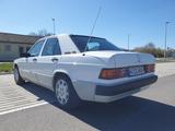 Mercedes-Benz 190E 2.0 mit H-Zulassung - Mercedes-Benz 190 mit Benzin-Antrieb: Limousine, 2.0