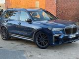 BMW X5 M50 M50d - - blaue BMW X5 M50
