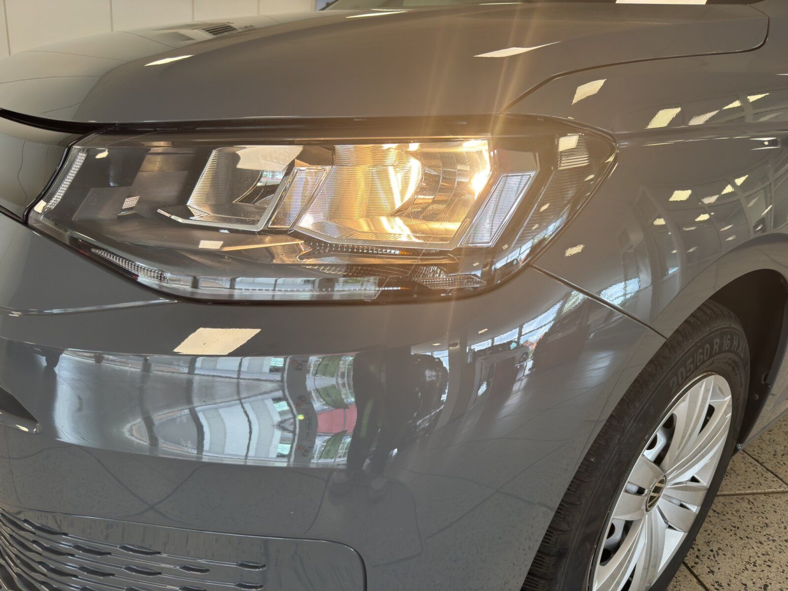 Fahrzeugabbildung Volkswagen Caddy Maxi California 2.0 TDI DSG APP AHK Kamera