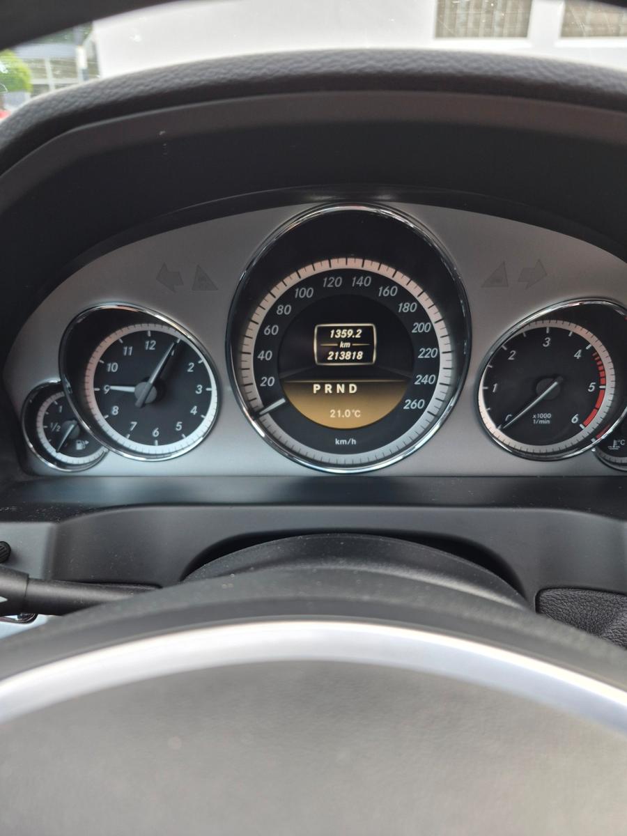 Mercedes-Benz E 220 Coupé E 220 CDI BlueEFFICIENCY ELEGANC...