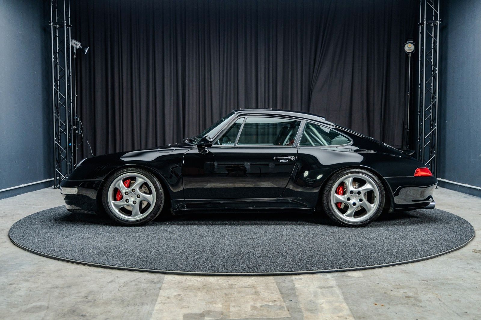 Fahrzeugabbildung Porsche 993 Carrera 4S + Bilstein + RS Sitze + Käfig