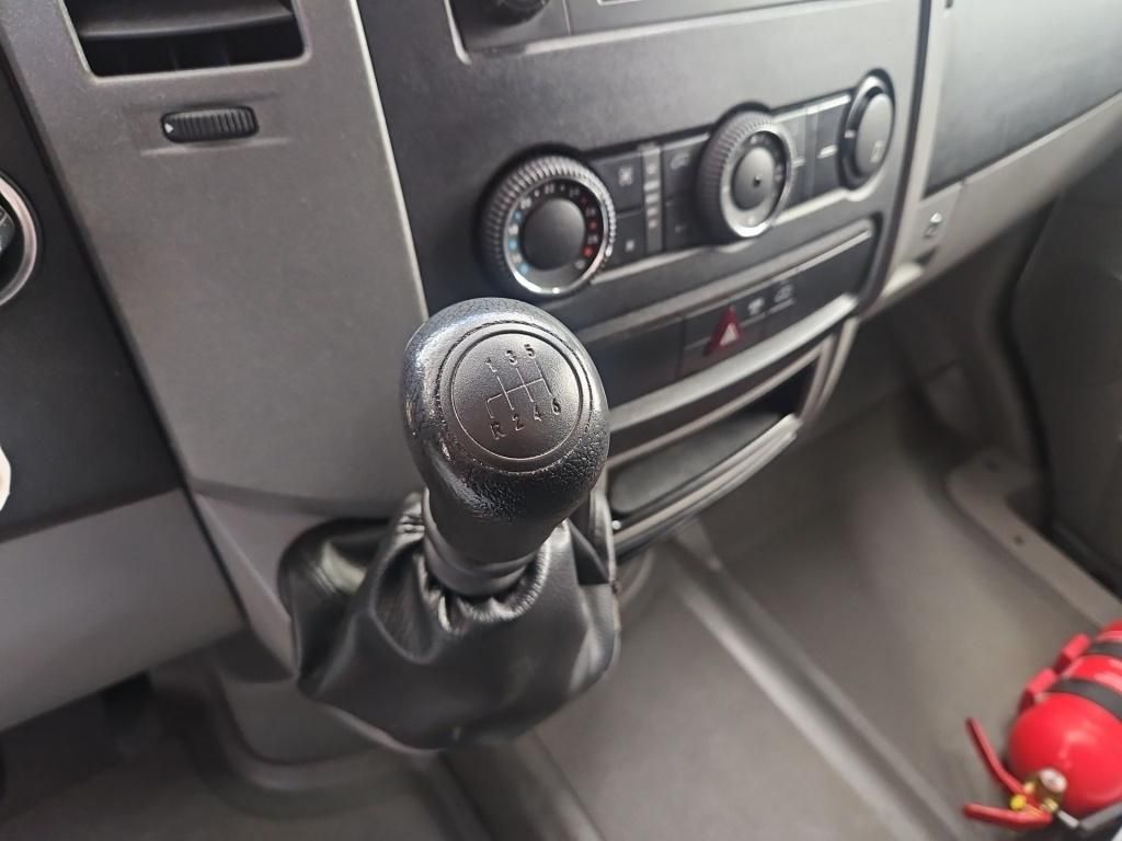 Fahrzeugabbildung Mercedes-Benz Sprinter 316 Doka Pritsche 4x4 6 Sitze Klima