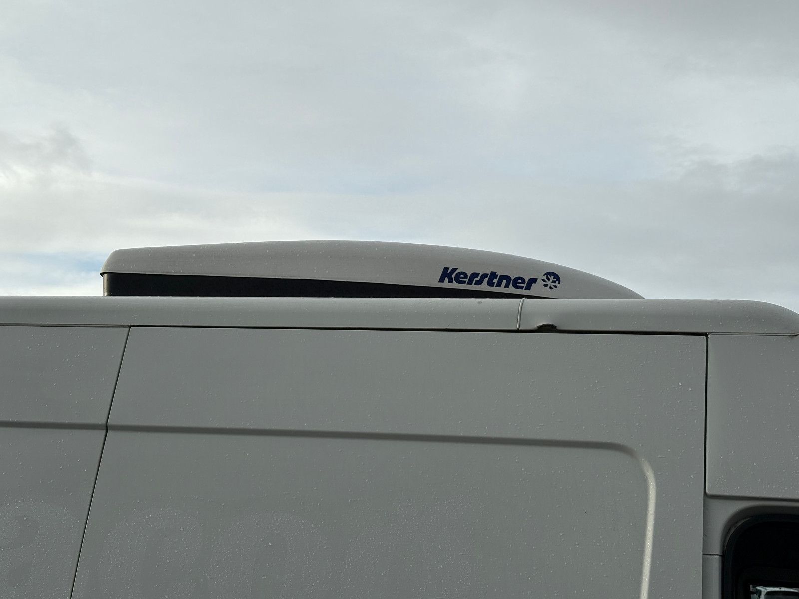 Fahrzeugabbildung Iveco Daily Kasten HKa 35 S ... V Radstand 3520 L/3-SI