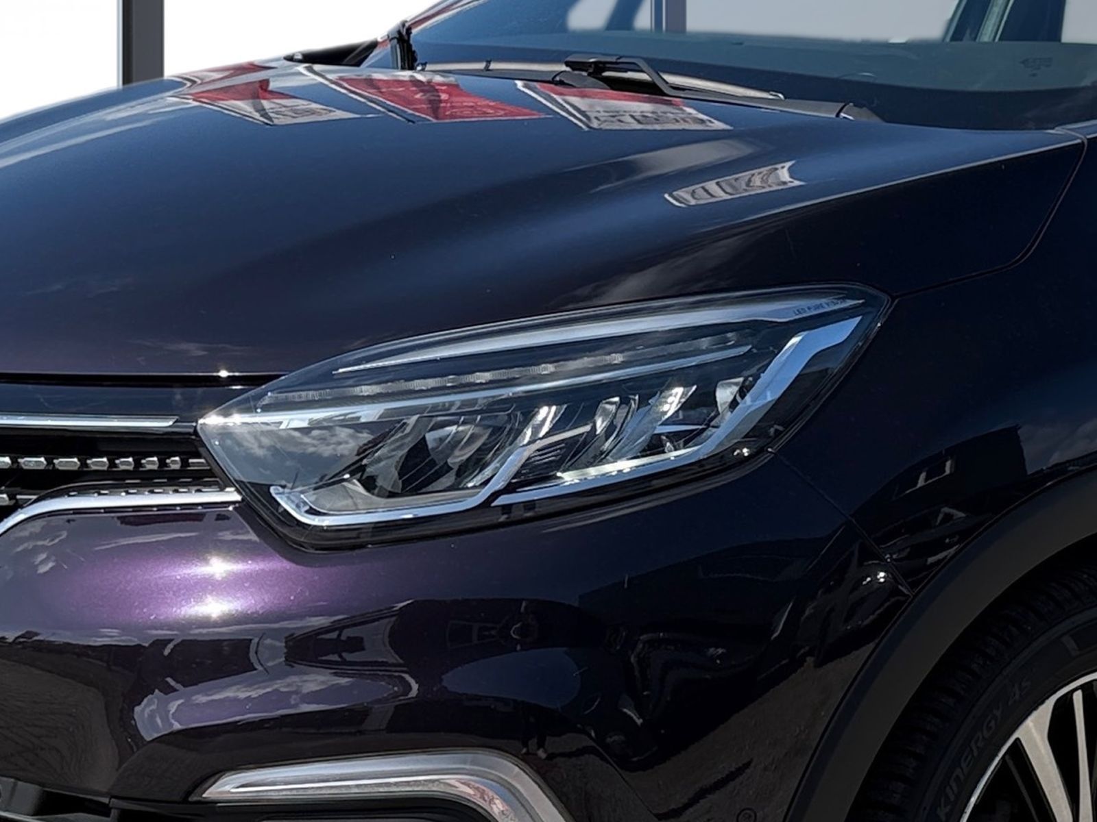Fahrzeugabbildung Renault Captur 1.2 AT Initiale Paris ENERGY *GJR*BOSE*LE
