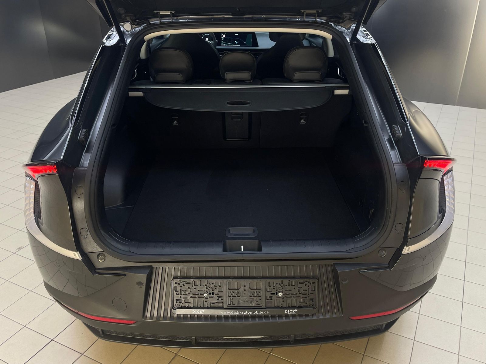 Fahrzeugabbildung Kia EV6 2WD LEDER+NAVI+LED+SITHZ+KAMERA+ACC+DAB+WP+