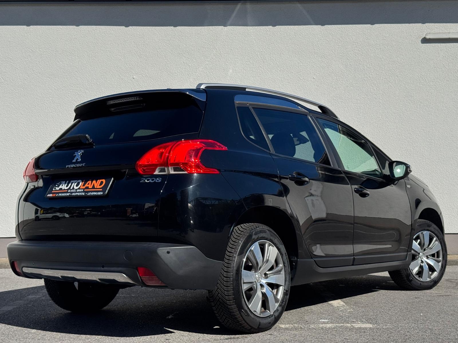 Peugeot 2008 Style*2.HAND*NUR 87TKM*PANO*NAVI*TEMPO*PDC