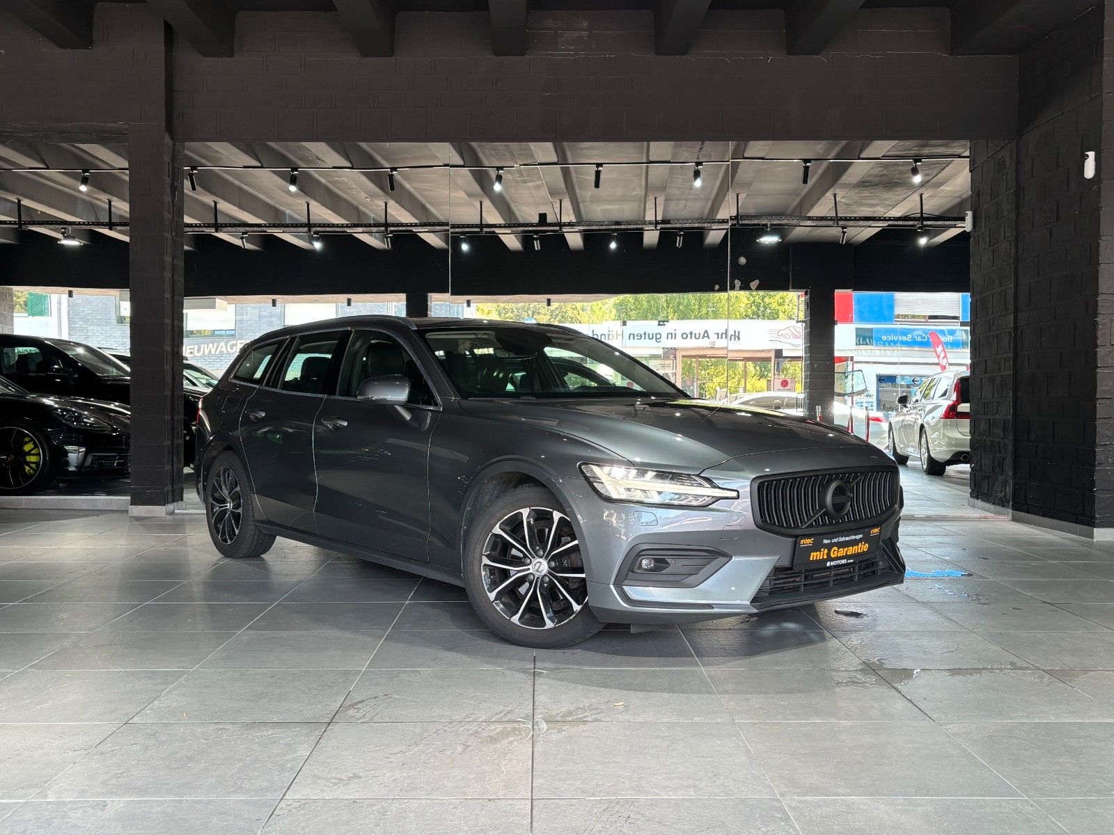 Fahrzeugabbildung Volvo V60 Momentum /KAMERA/LED/SHZ/ACC+/NAVI