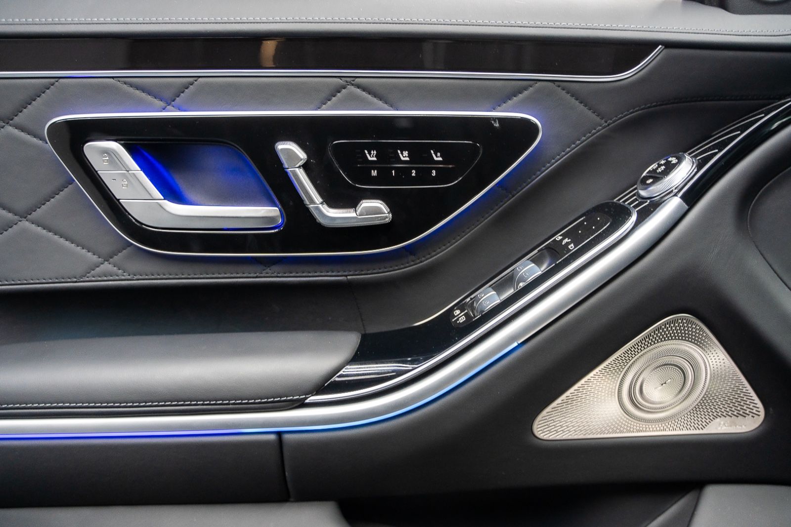 Fahrzeugabbildung Mercedes-Benz S 680 4M GUARD Armored VR10 FULL STOCK 2025