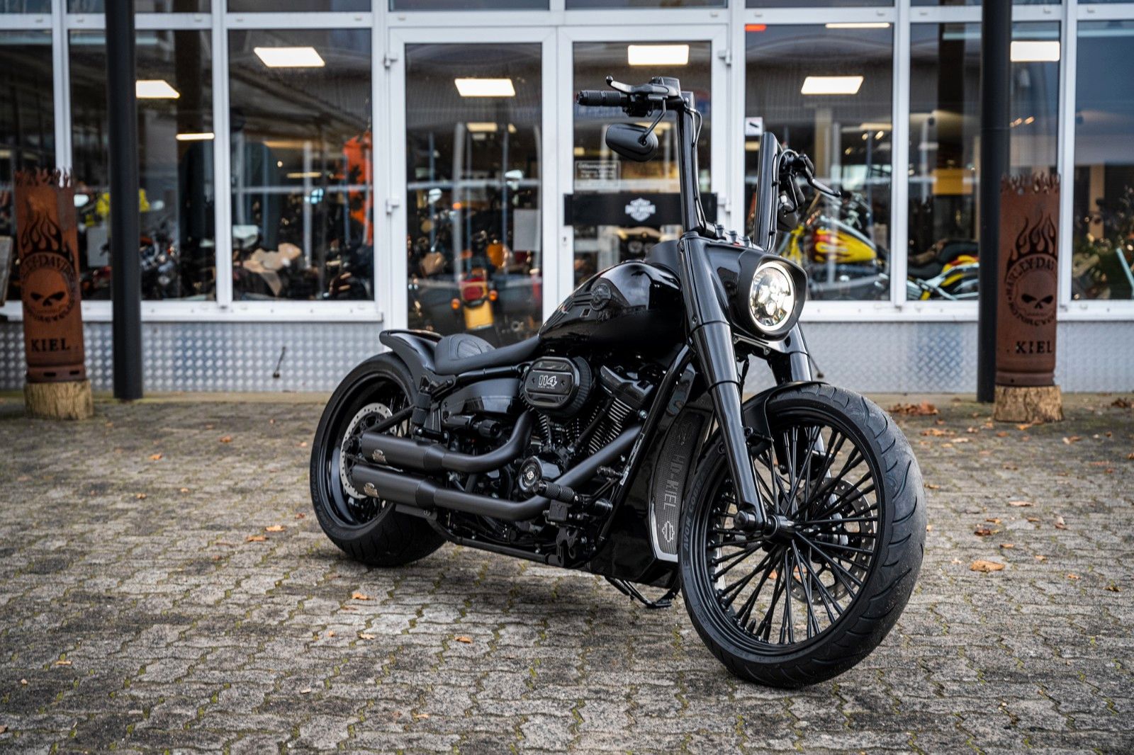 Fahrzeugabbildung Harley-Davidson SPECIAL DARK FAT BOY FLFBS 114 verb. bestellen