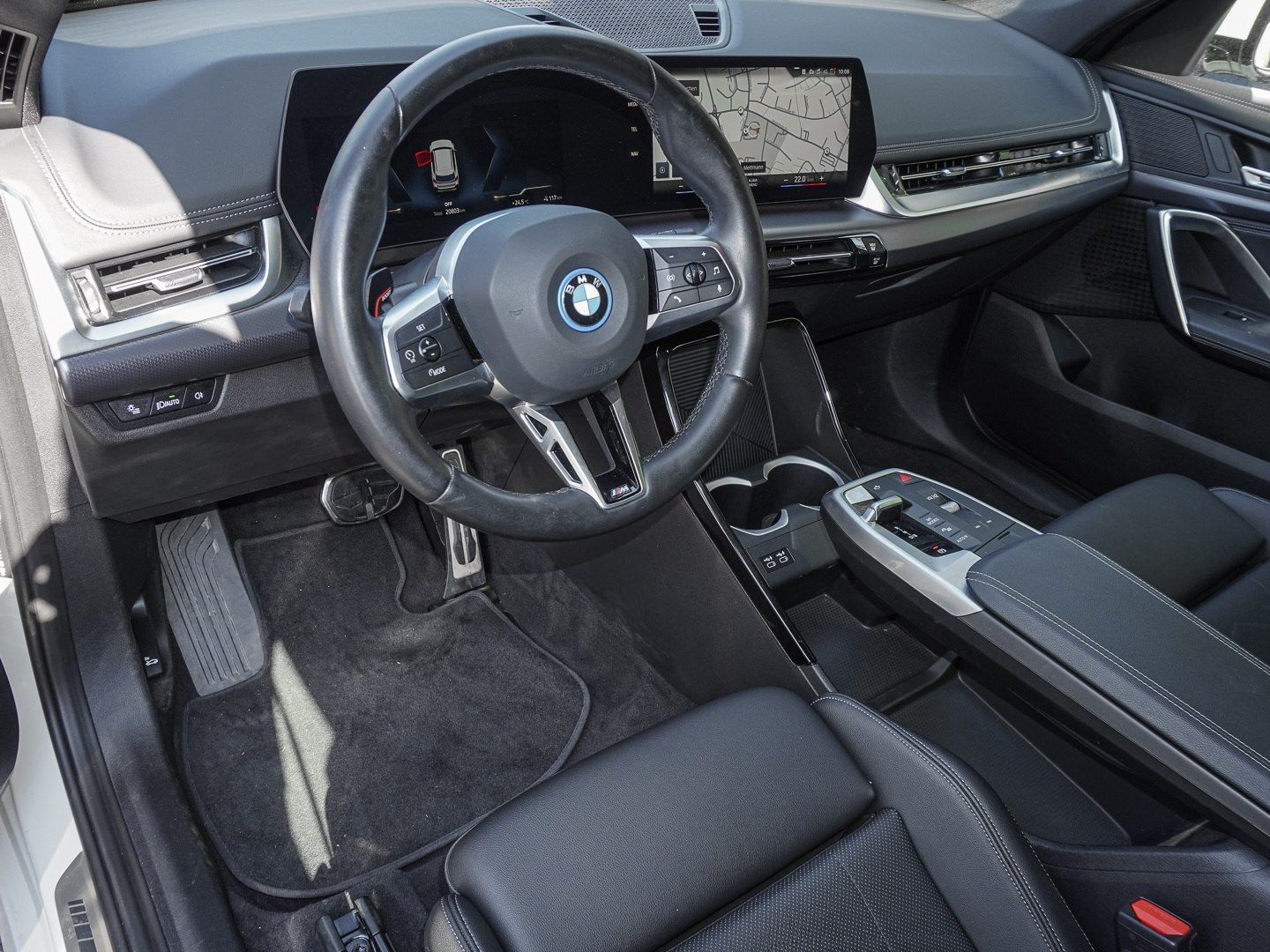 BMW iX1 xDrive30 M Sport RFK NAVI LED Sound Syst. foto 4