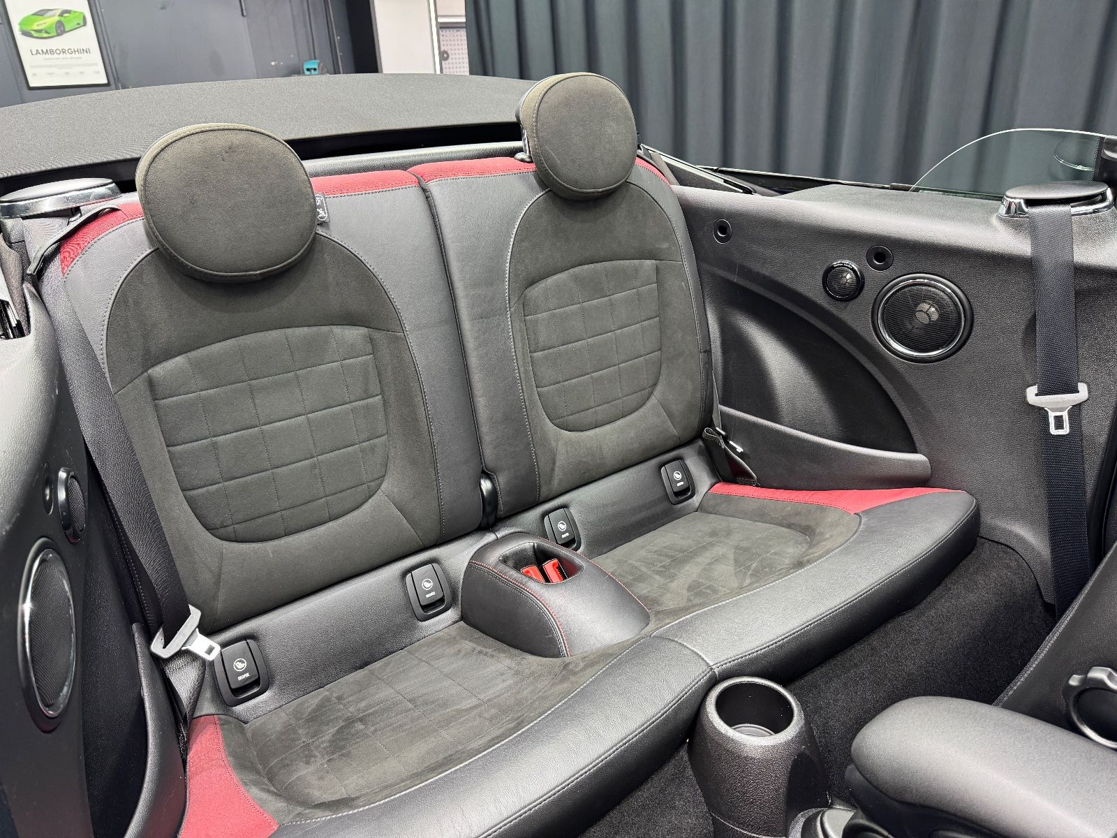 Fahrzeugabbildung MINI Cooper S Cabrio|JCW-PAKET|HARMAN/KARDON|VOLL