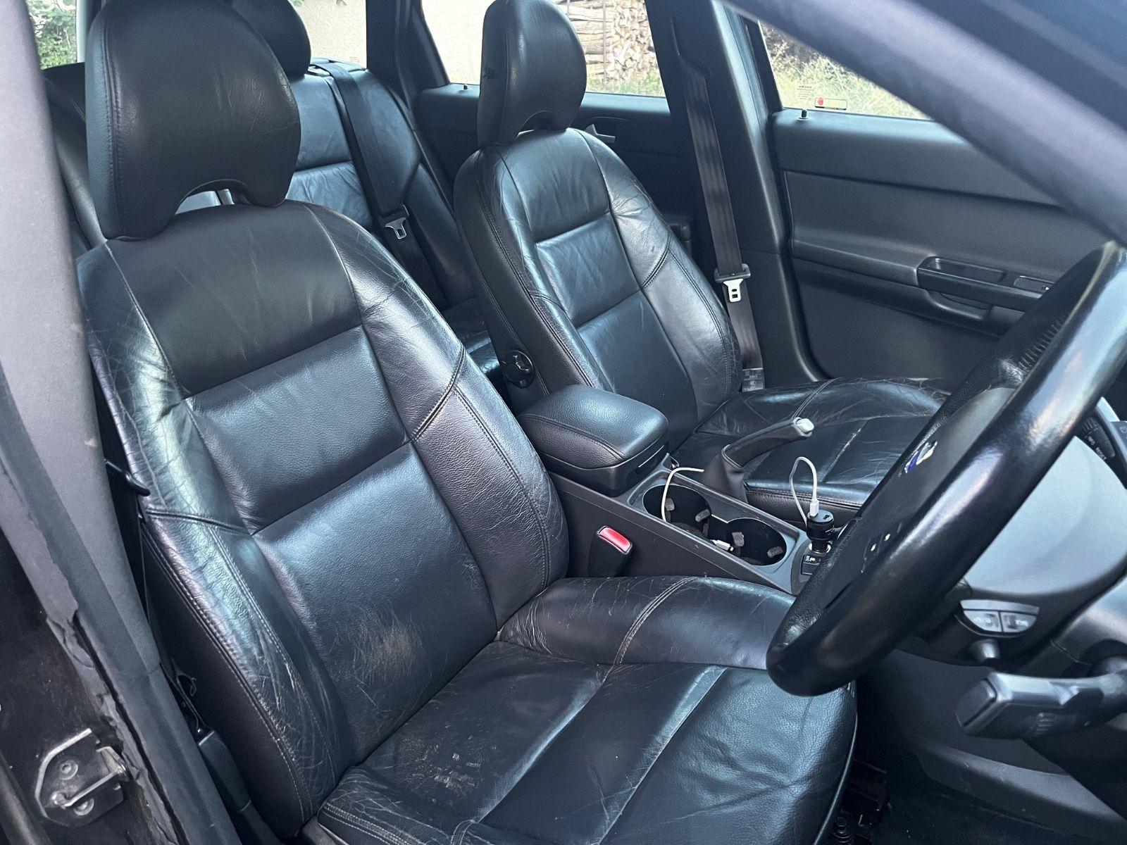 Volvo V50 2005 — interior