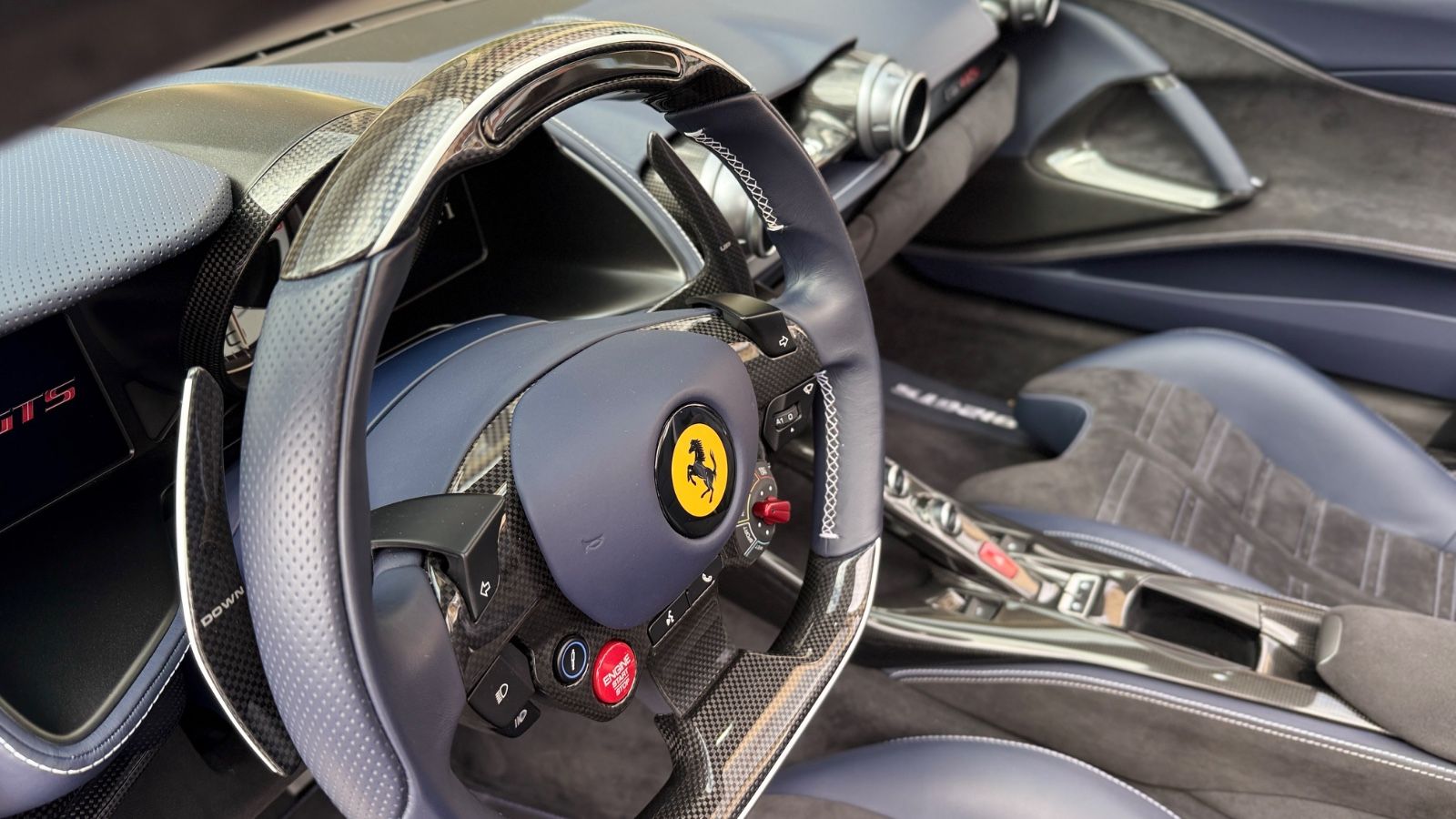 Fahrzeugabbildung Ferrari 812 GTS*Atelier*Blue Carbon*Painted Shields