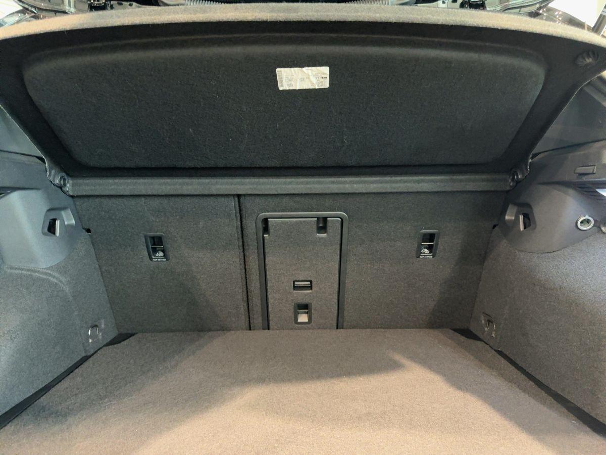 Volkswagen Golf VIII R 2.0TSI DSG 4x4 P-DACH App-Connect KA, миниатюра 6