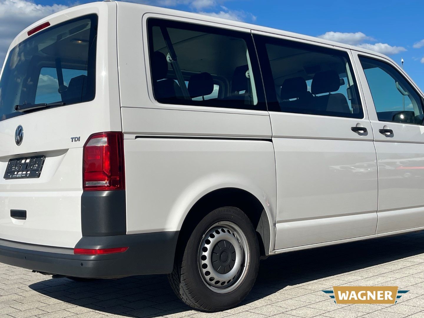 Fahrzeugabbildung Volkswagen T6 Caravelle Kombi EcoProfi 2.0 TDI 9 Sitzer