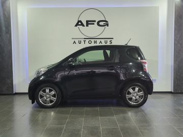 Toyota IQ - 8