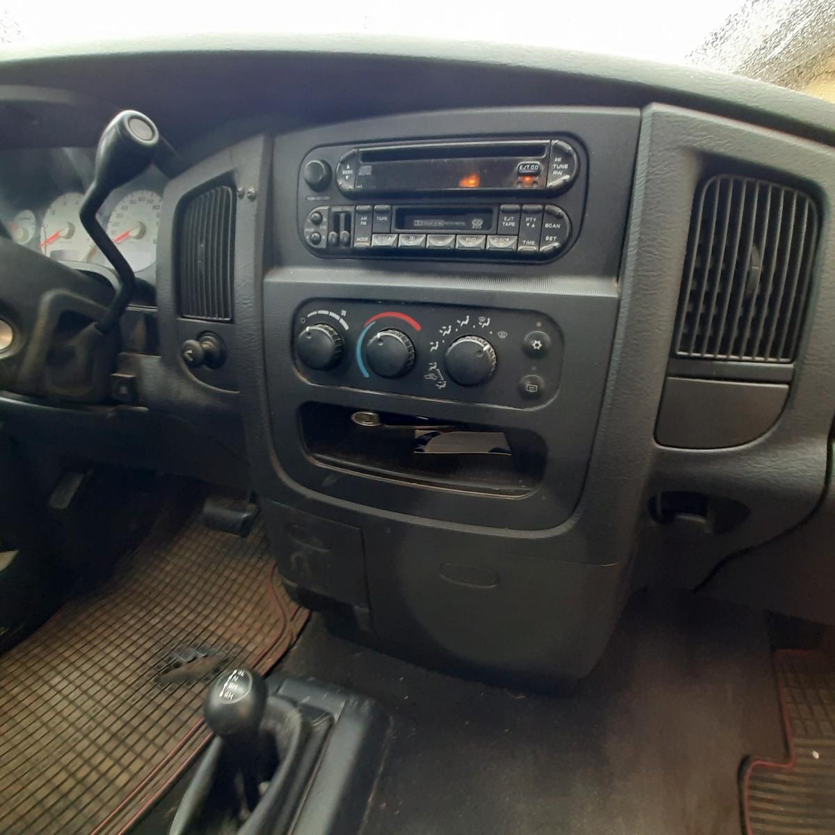 Dodge Ram 2004 — photo 11