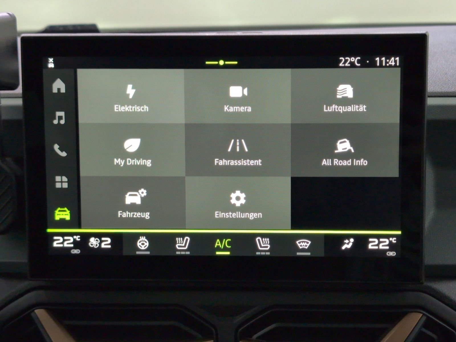 DACIA Bigster Extreme Hybrid 155 Zweifarblackierung – Bild 27