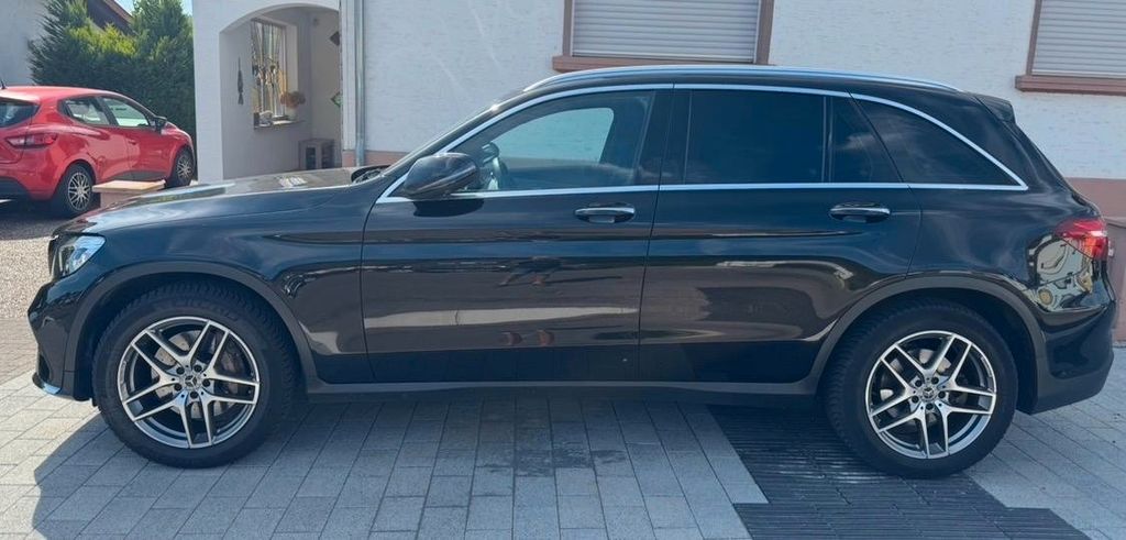 Image of Mercedes-Benz GLC 250