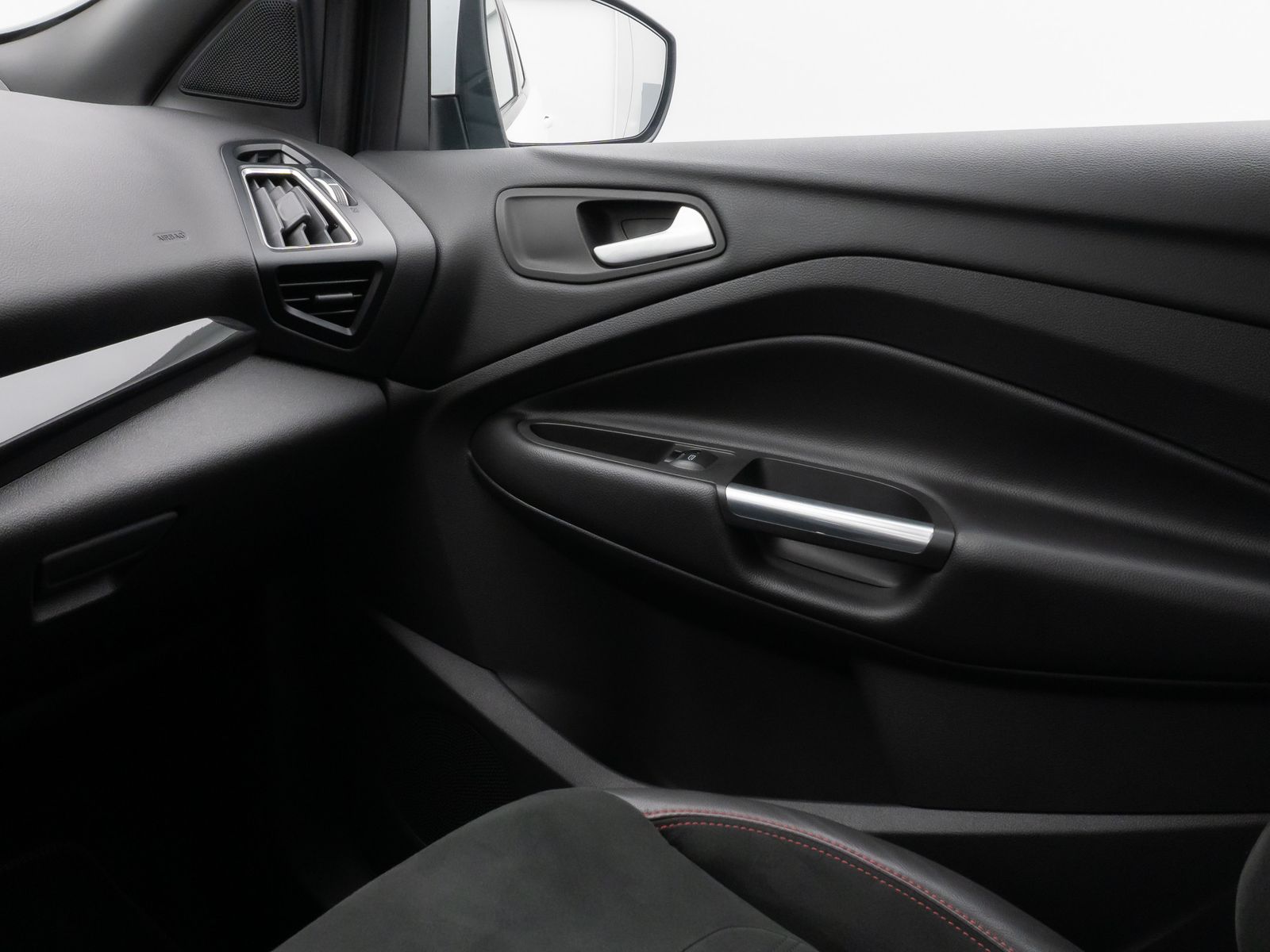 Fahrzeugabbildung Ford Kuga ST-Line Kamera Lenkrhzg Navi AHK Komfort