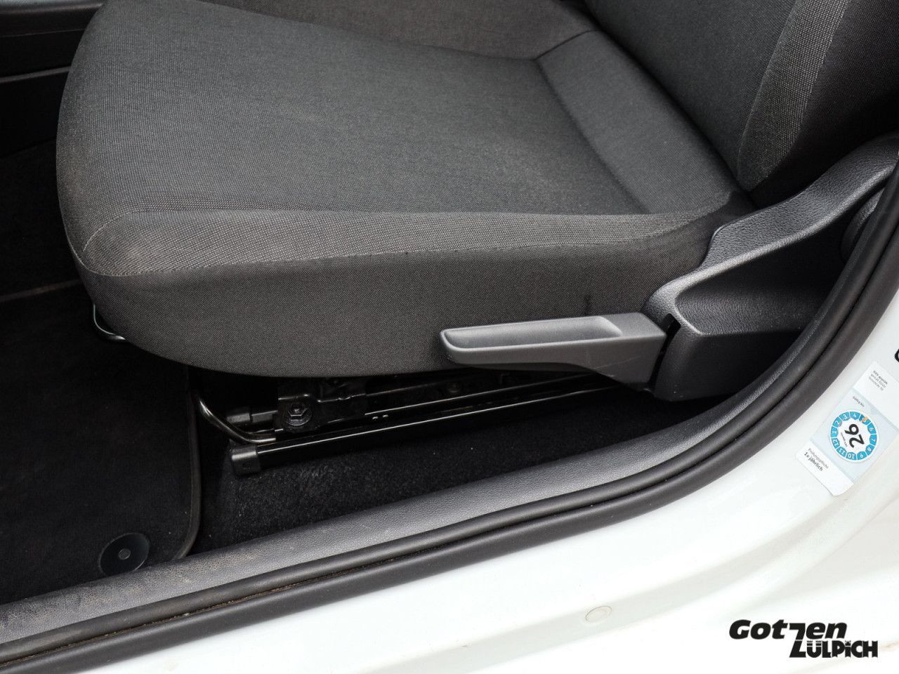 Fahrzeugabbildung Volkswagen up! 1.0 Fahrerassistenzpaket Rear View Klima PDC