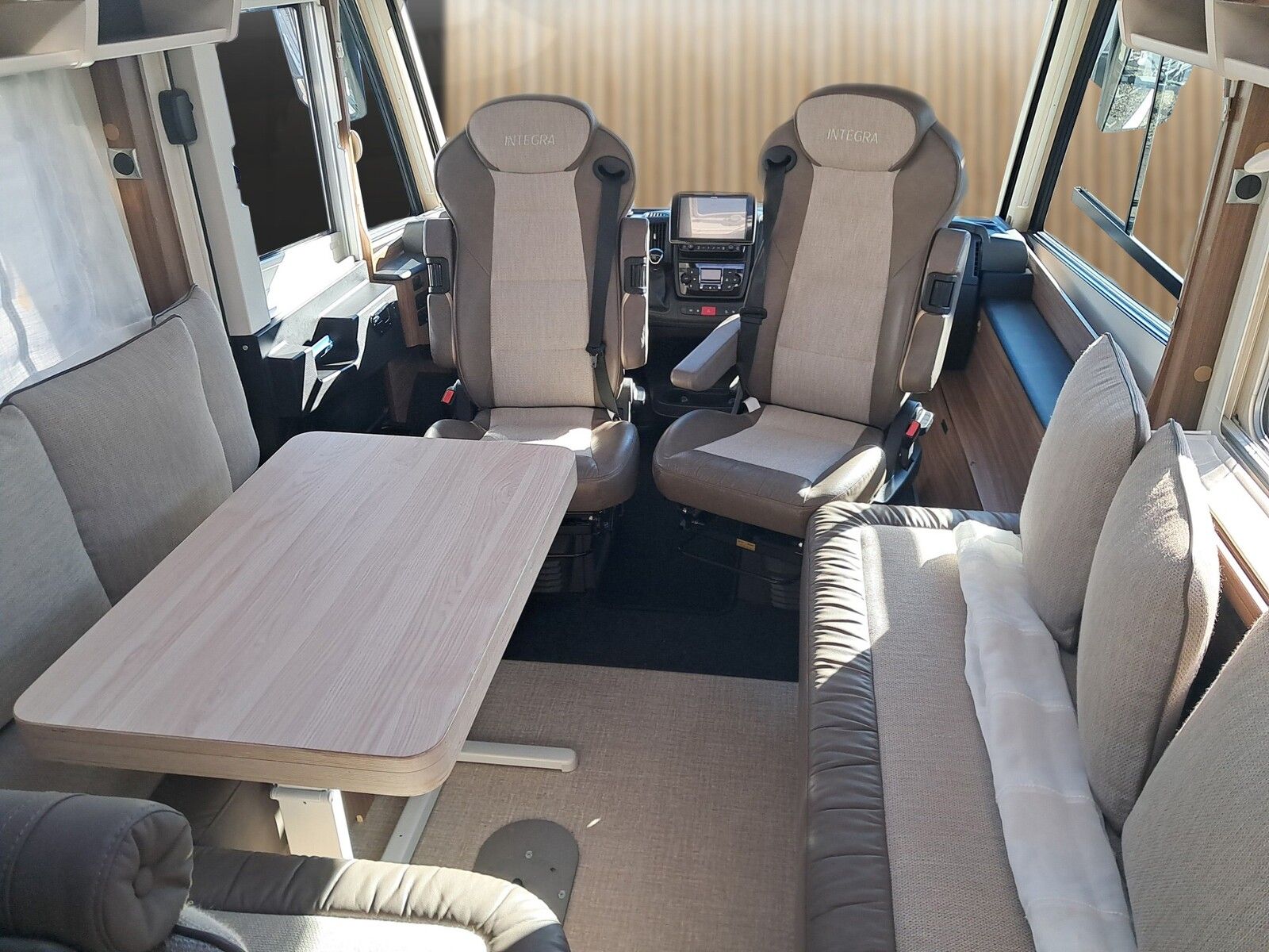 Fahrzeugabbildung Eura Mobil Integra 890 QB SAT,2xTV,2xSolar,Klimaanlage,RK