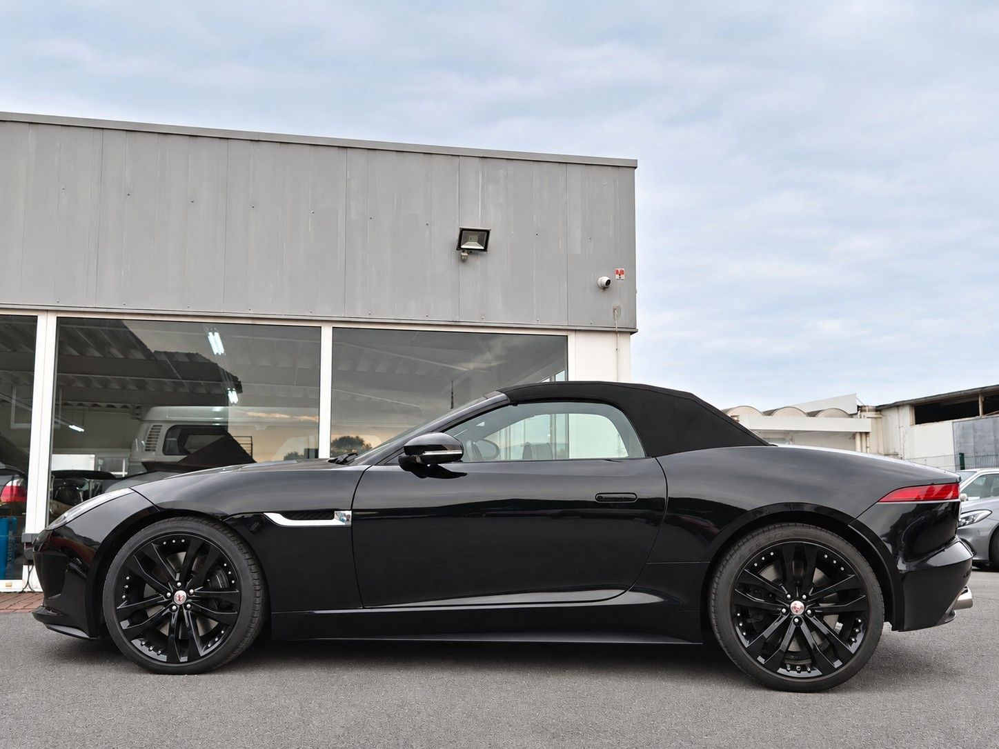 Fahrzeugabbildung Jaguar F-Type Cabrio V8 S/BRD/2.Hd/1A Sammlerzustand
