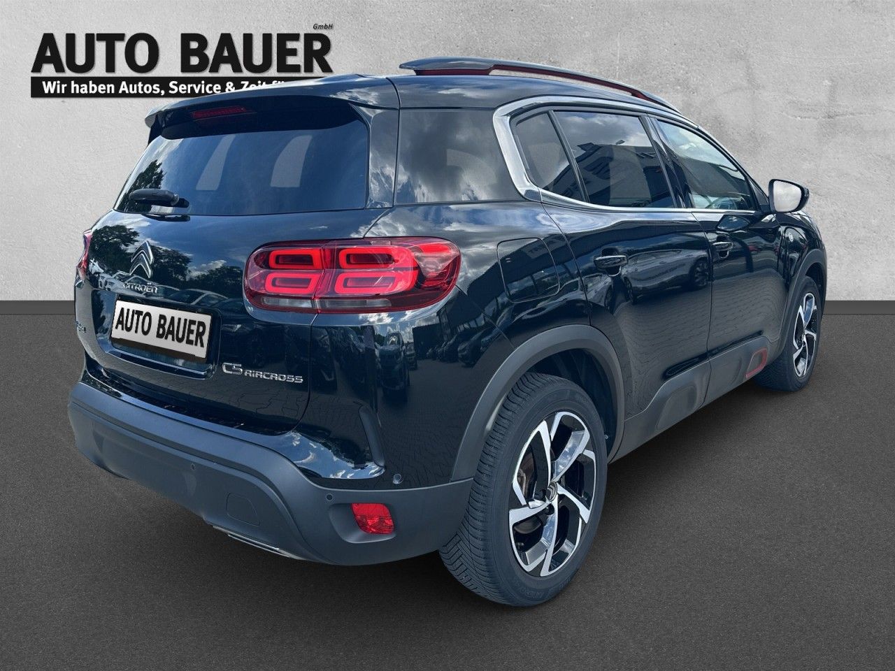Fahrzeugabbildung Citroën C5 AIRCR C-SERIES PT 225 HYB-ACC-Cam* - mit KI generiert/bearbeitet