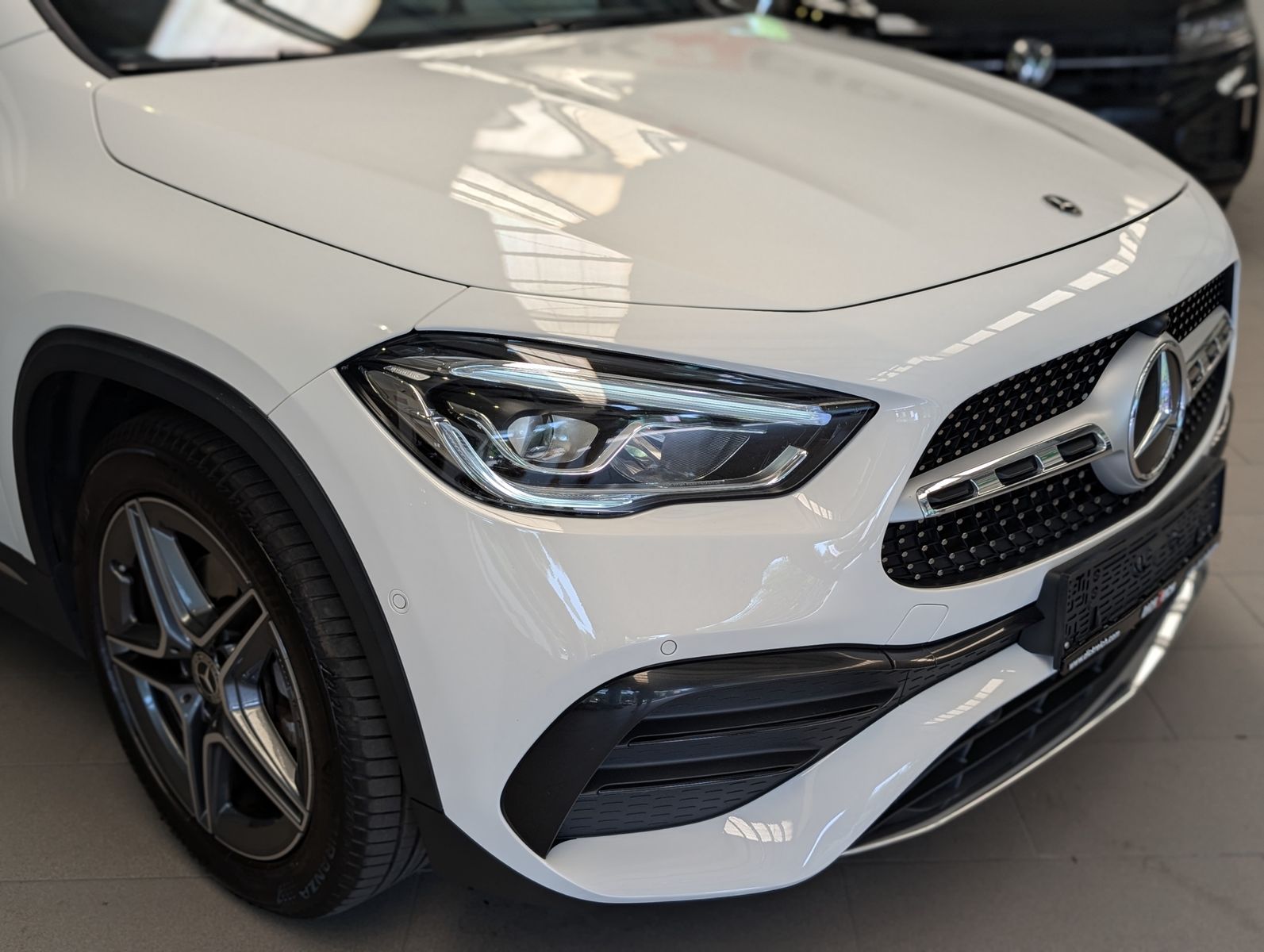Fahrzeugabbildung Mercedes-Benz GLA 200 d DCT AMG-Line LED StandHz Dinamica Pano