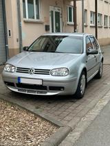 Volkswagen VW Golf 4 1.6 16V  Sportlicher Look - Volkswagen Golf aus 2000: Golf4