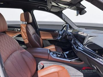 BMW X7 - 12