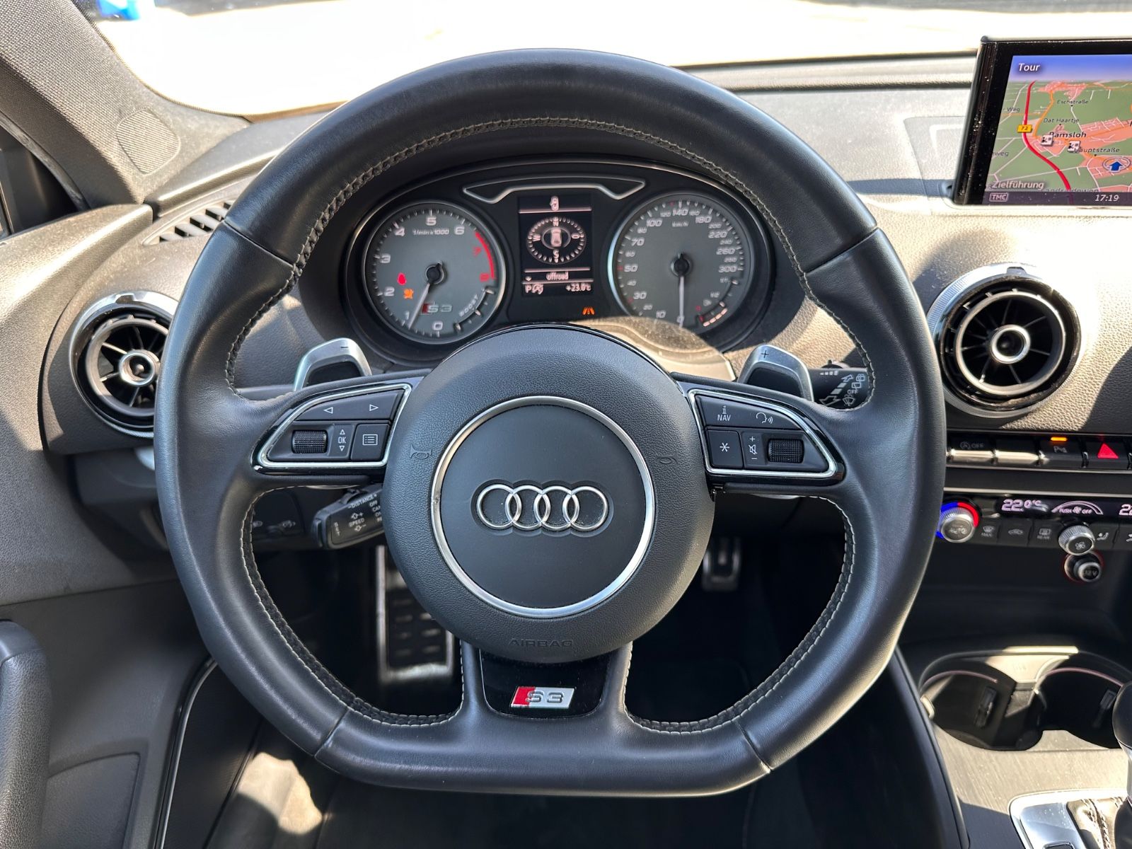 Fahrzeugabbildung Audi S3 Sportback 2.0 TFSI quattro Pano/Leder/B&O/LED
