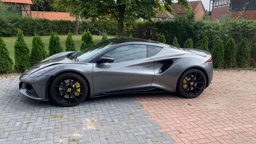 Lotus Emira